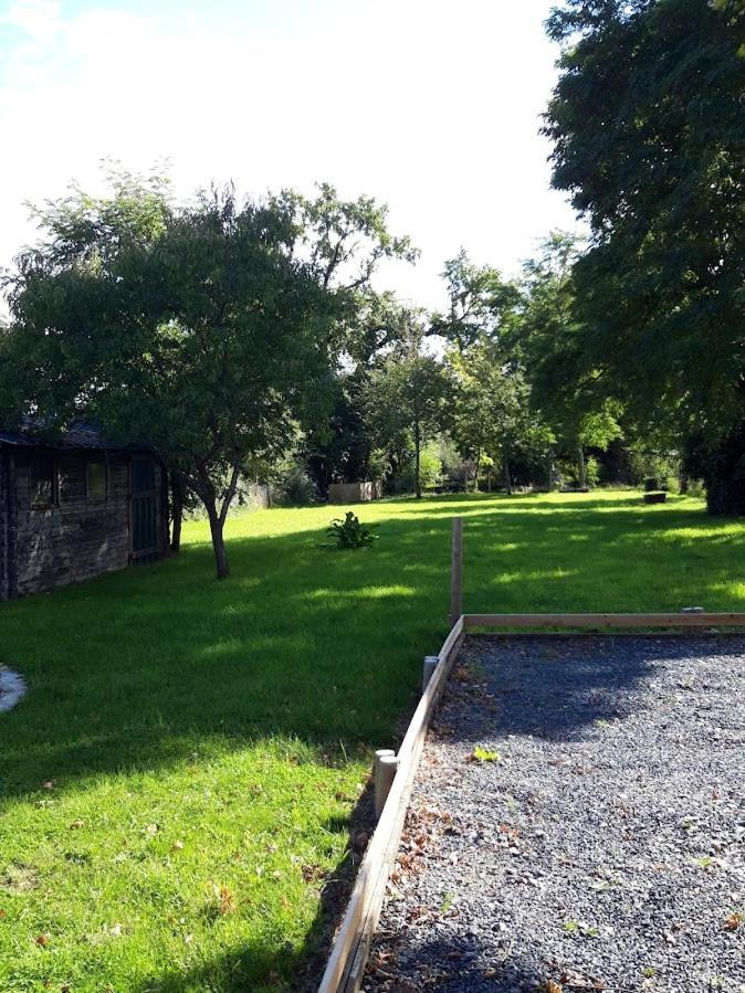 Chalet Chaleureux Avec Parking Garage Motos, Velos La Chapelle-aux-Chasses Exterior foto